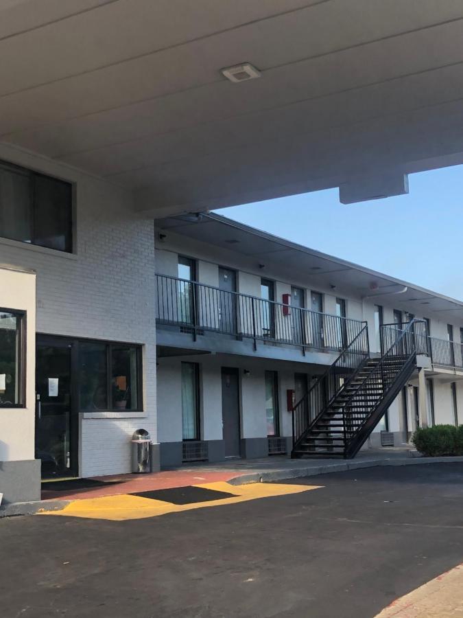 Travelodge By Wyndham Clarksville Exterior foto
