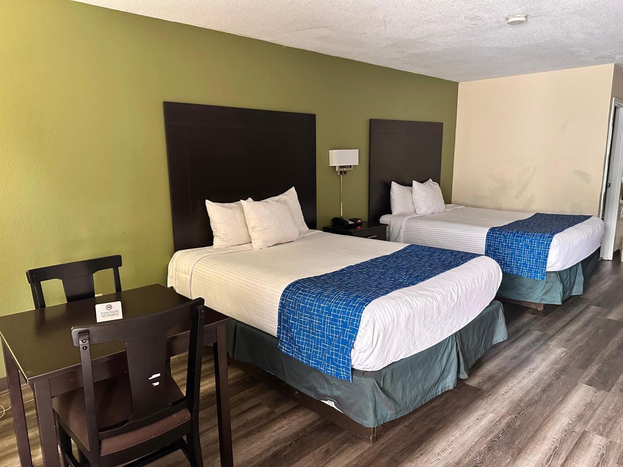 Travelodge By Wyndham Clarksville Exterior foto