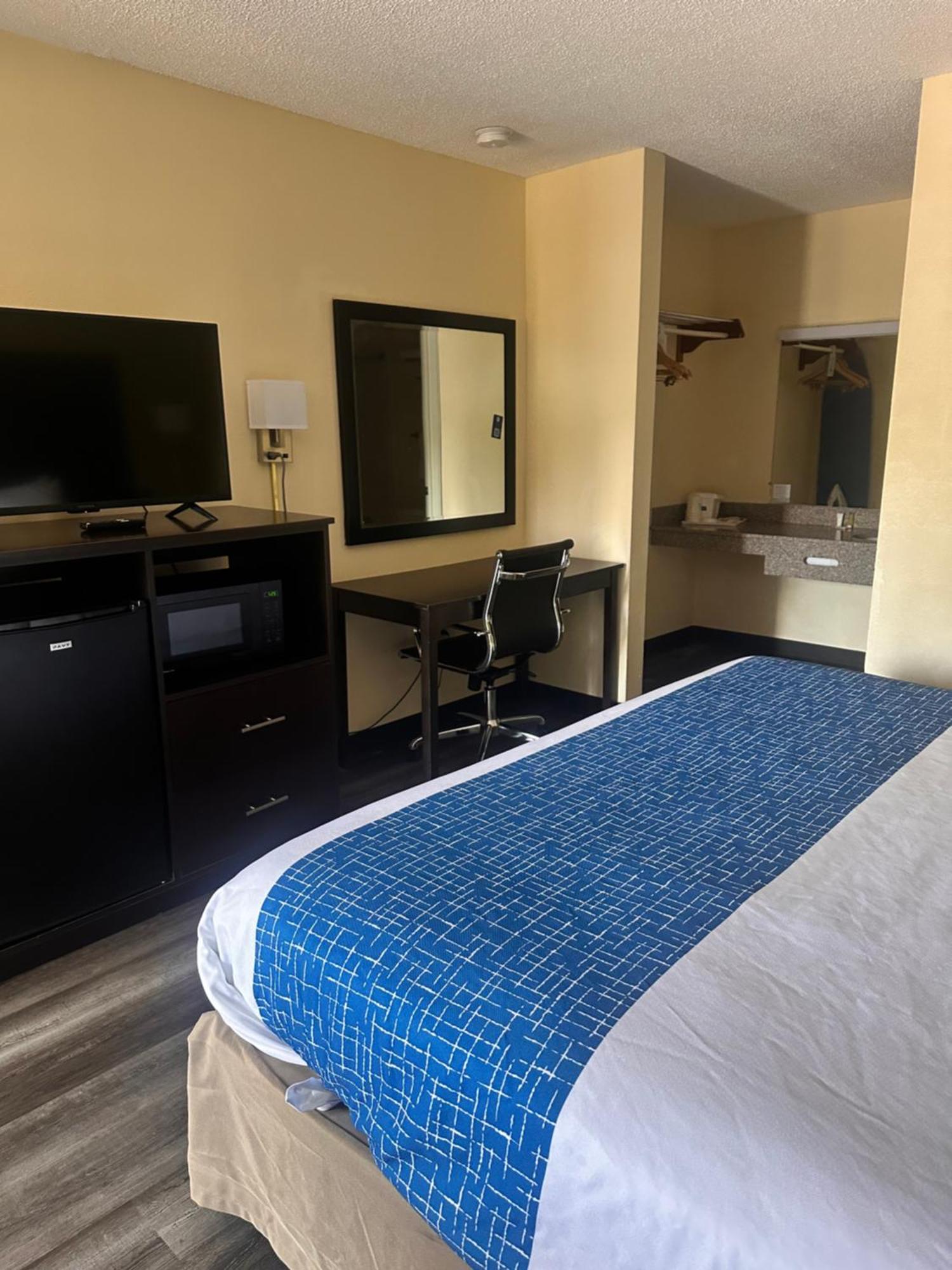 Travelodge By Wyndham Clarksville Exterior foto