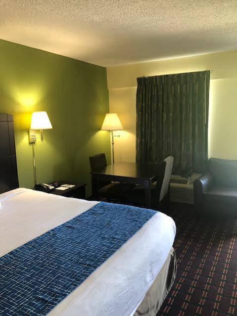 Travelodge By Wyndham Clarksville Exterior foto